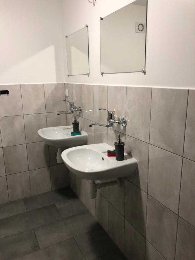 Hgs Home Noclegi Pracownicze Parking , Lazienki Gorzow Wielkopolski Luaran gambar